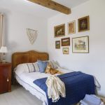 sypialnia w stylu cottagecore