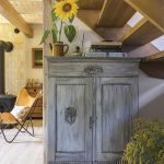 drewniany dom pod miastem