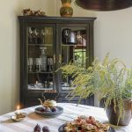 drewniany dom pod miastem