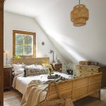 drewniany dom pod miastem