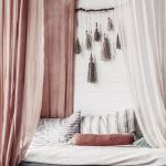 baldachim nad łóżkiem