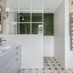 dom w stylu angielskim na Podlasiu prysznic