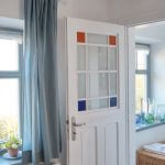 jasny dom na Dolnym Śląsku drzwi z szybkami