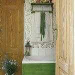 stary drewniany dom w stylu rustykalnym