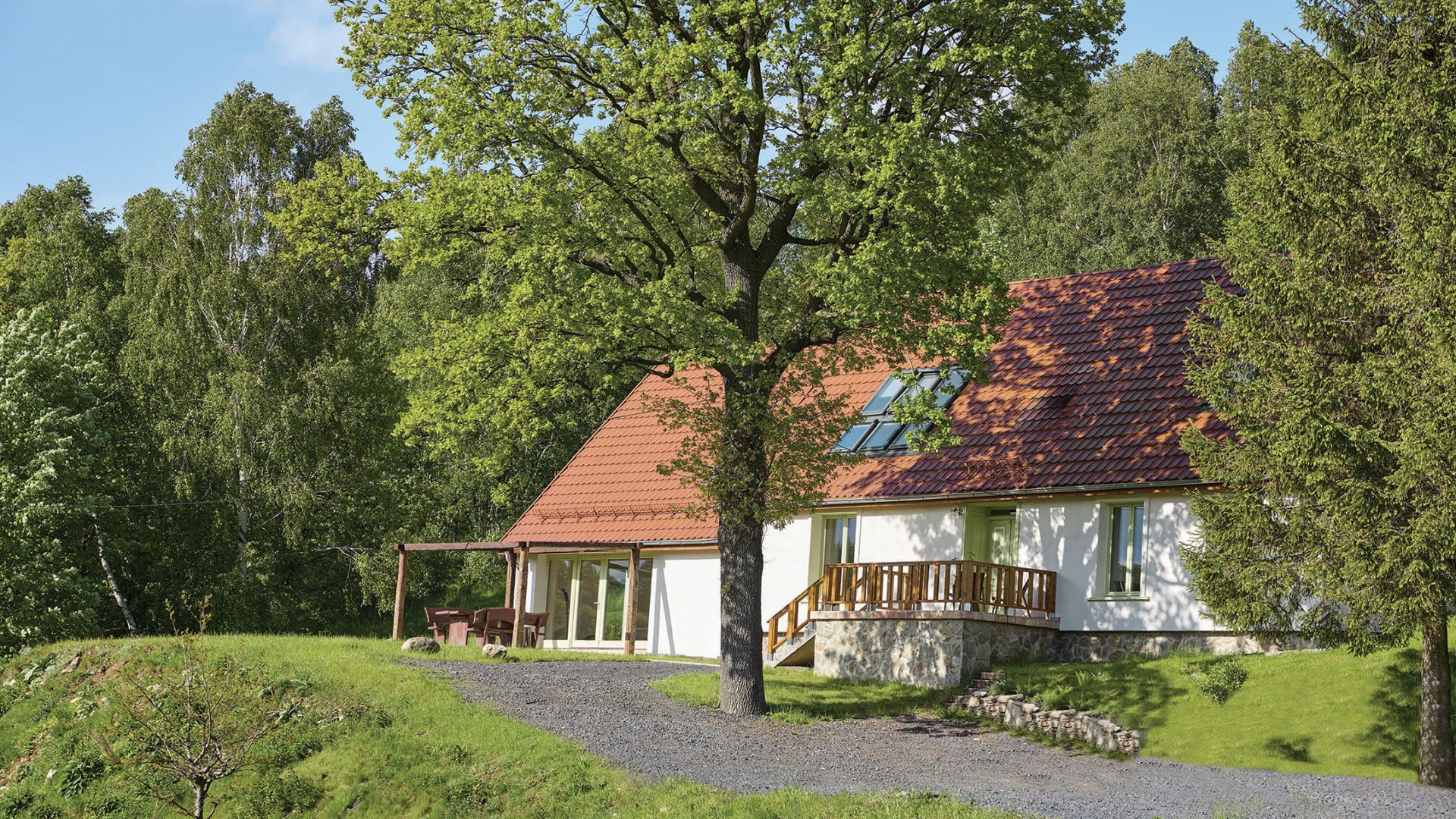 Tak mieszka się w Górach Izerskich – dom, w którym natura gra pierwsze skrzypce
