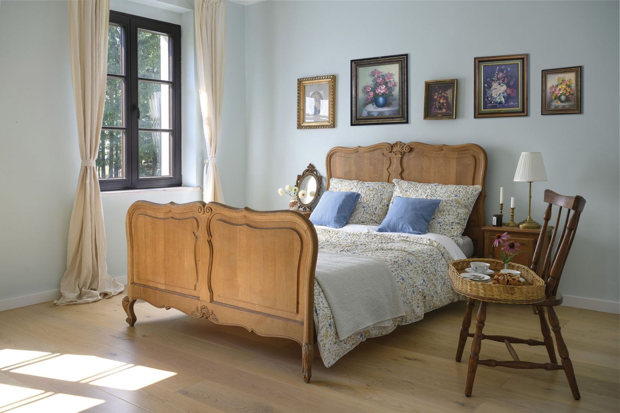 sypialnia w stylu cottagecore