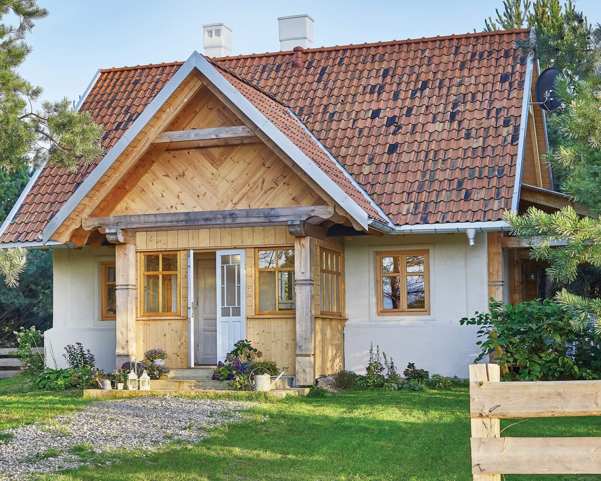 Na leśnej polanie. Rustykalny dom pełen starych obrazów i mebli z duszą