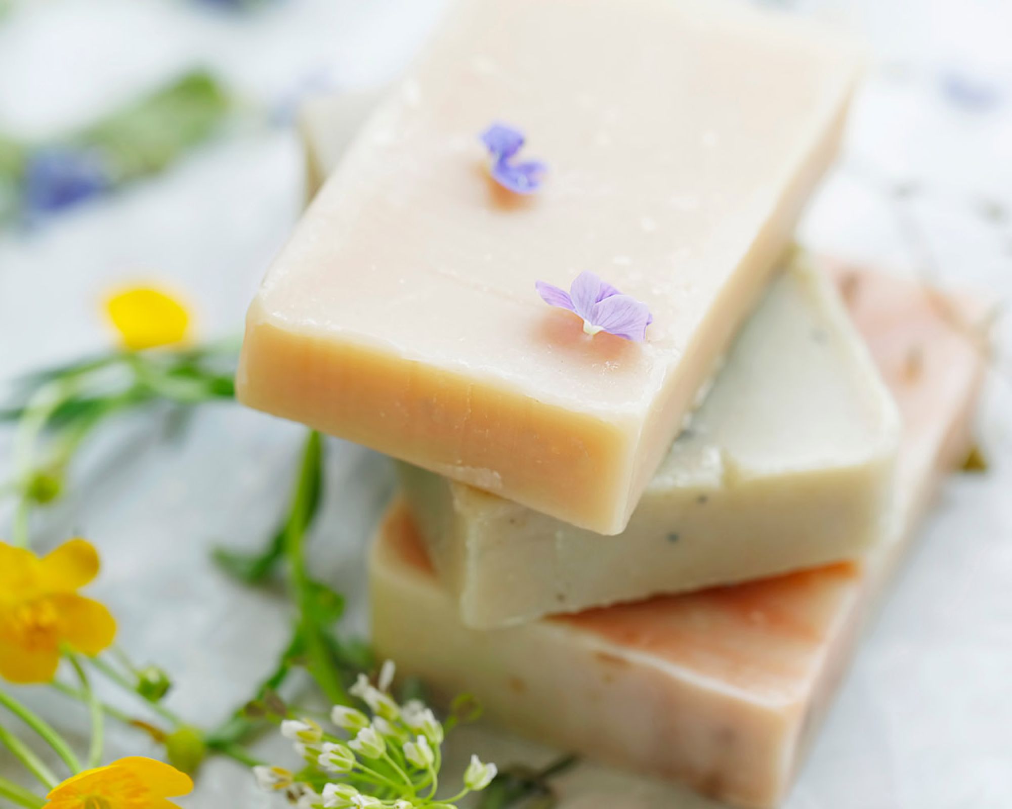 Powrót do natury: kosmetyki, które przygotujesz w domu