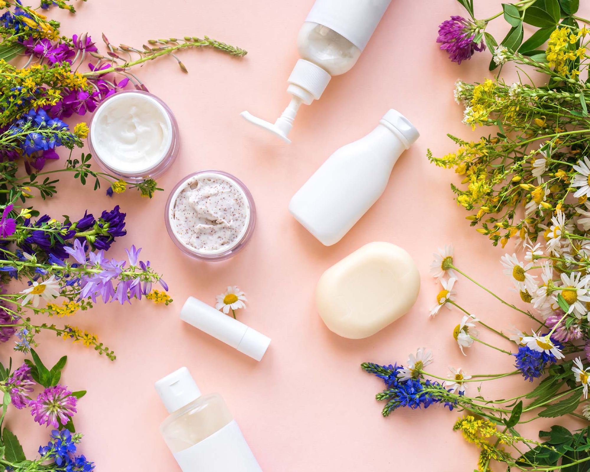 Co naprawdę działa na pryszcze? Dermatologiczne i domowe metody