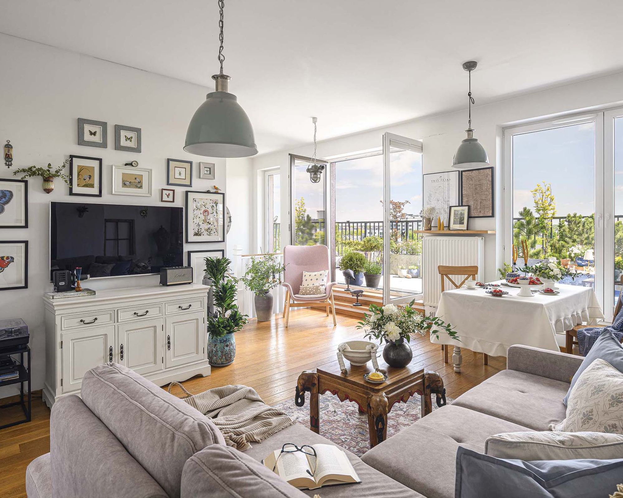 Francuska prowincja… w środku miasta. To wnętrze zachwyca detalami i tarasem