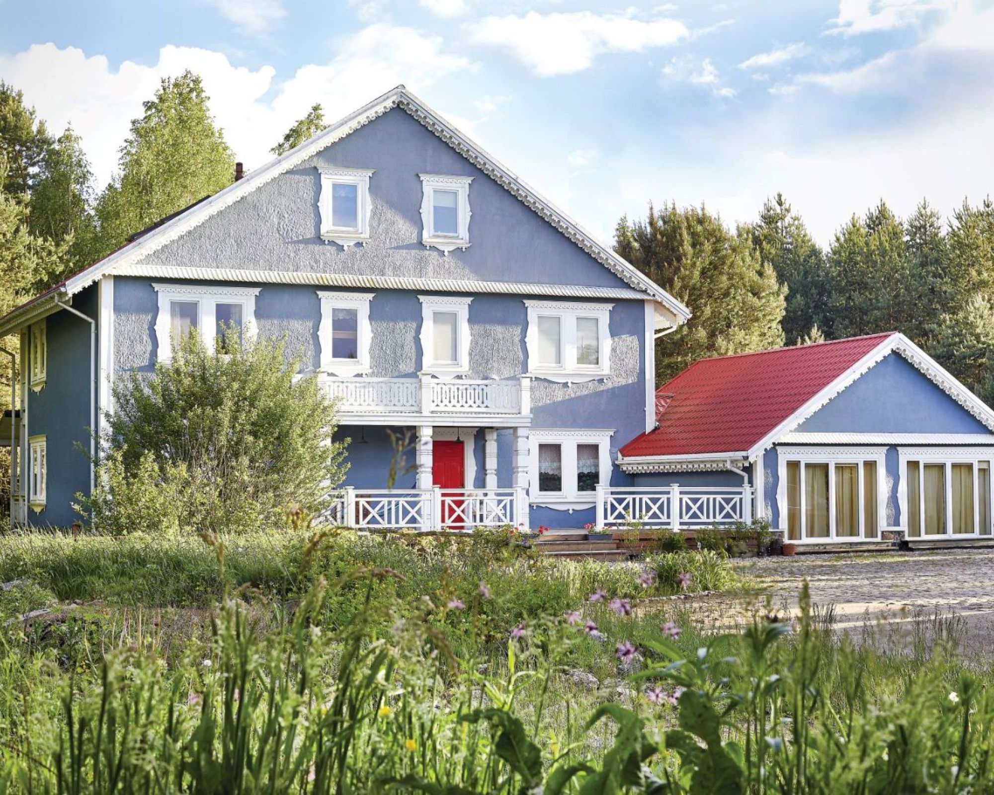 Dom w stylu prowansalskim: jak urządzić przytulne, ponadczasowe wnętrza?