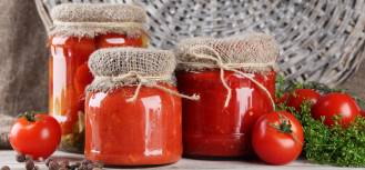 Przetwory z pomidorów – przepisy na przecier, ketchup, kiszone i suszone pomidory