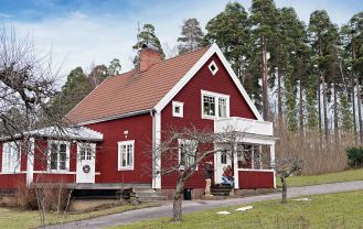 Tradycyjny czerwony dom w Szwecji