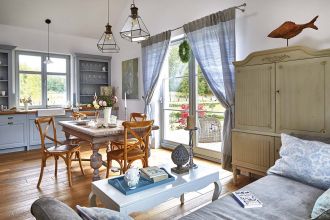 Dom nad stawem na Kaszubach: tradycyjny i elegancki jak sopocka willa Dom nad stawem na Kaszubach: tradycyjny i elegancki jak sopocka willa