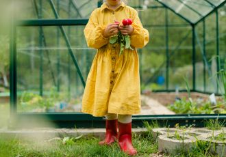 Przestrzeń dla dziecka w ogrodzie. Jak ją rozplanować?
