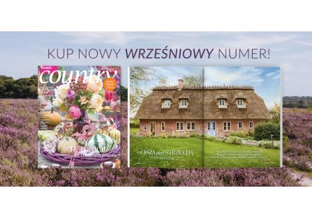 Okładka wrześniowego numeru „Weranda Country” oraz rozłożony magazyn z fotografią wiejskiego domu krytego strzechą, na tle wrzosowiska.