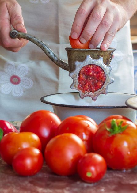 Przetwory z pomidorów – przepisy na przecier, ketchup, kiszone i suszone pomidory