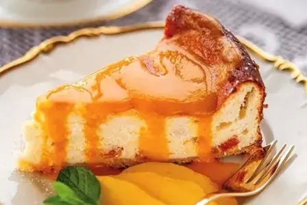 świąteczne serniki – przepisy na ciasta wielkanocne