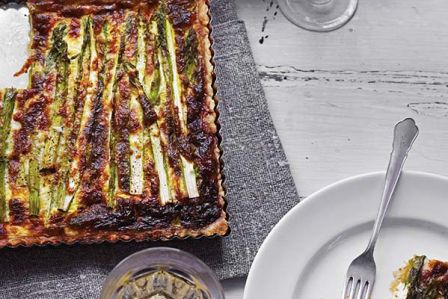 Szparagi zapiekane na tarcie