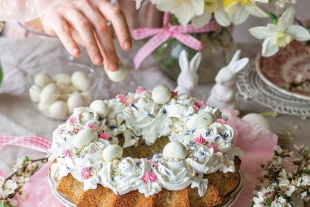babka wielkanocna z bezikami