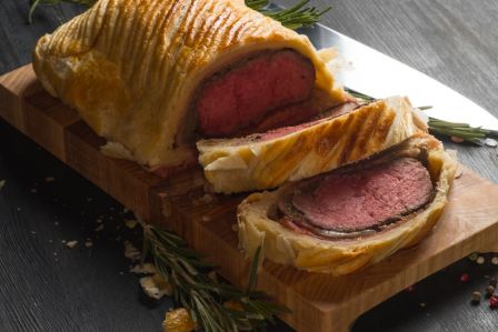 Wołowina Wellington w cieście francuskim