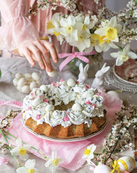 babka wielkanocna z bezikami
