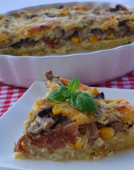 Tarta z pieczarkami i wędzonym kurczakiem