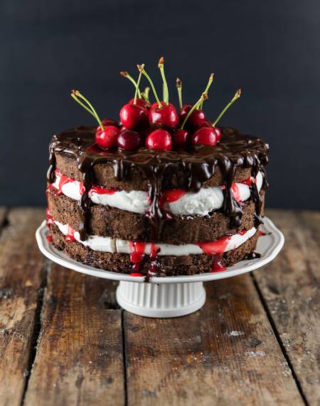 tort czarny las