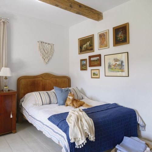 sypialnia w stylu cottagecore