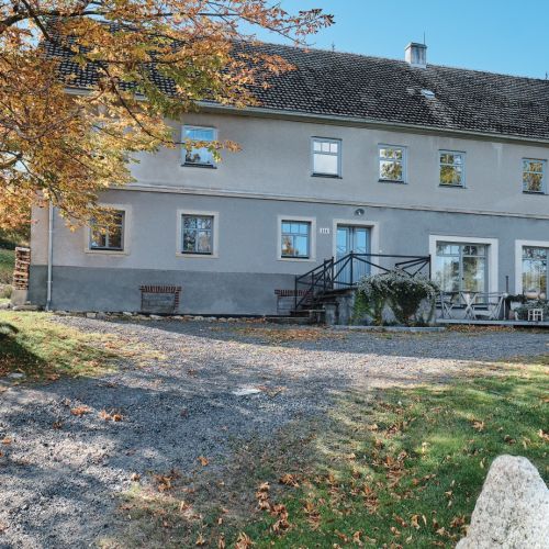 jasny dom na Dolnym Śląsku z zewnątrz