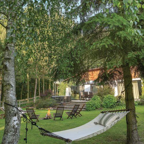 siedlisko w sadzie pod warszawą