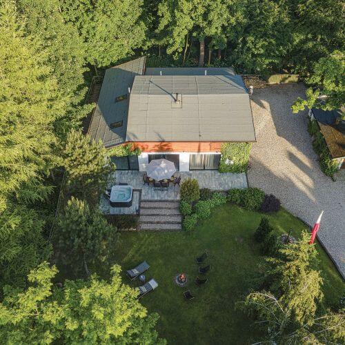 siedlisko w sadzie pod warszawą