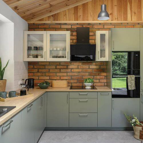 siedlisko w sadzie pod warszawą