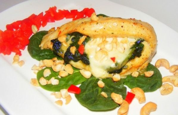 Kieszonki nadziewane szpinakiem mozzarellą i orzechami nerkowaca