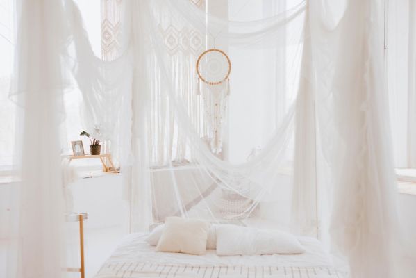 baldachim nad łóżkiem