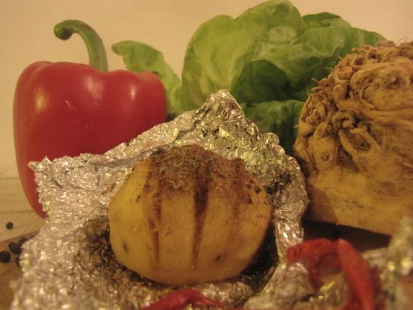 Pieczony Pan Ziemniak w towarzystwie słoninki