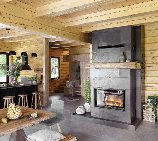 drewniane siedlisko nad jeziorem