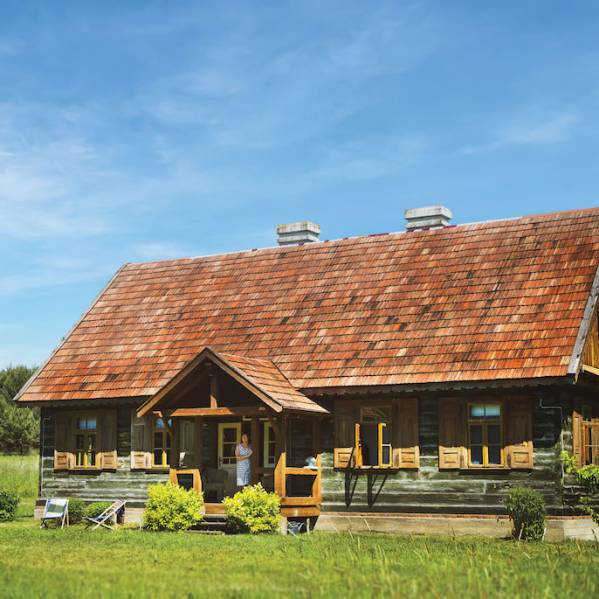Kurpiowskie sioło – dom wiejski na Podlasiu sypialnia w stylu wiejskim