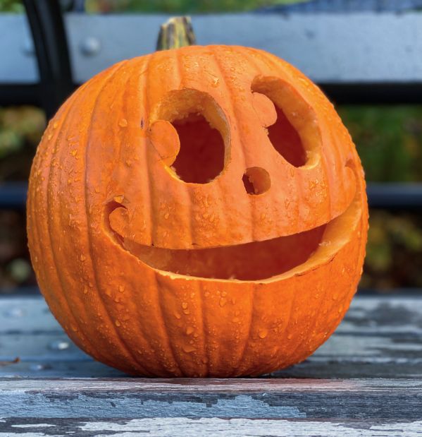 Skąd wziął się zwyczaj wycinania dyń na Halloween? Wszystko o Jack-o’-lantern jak wydrążyć dynię