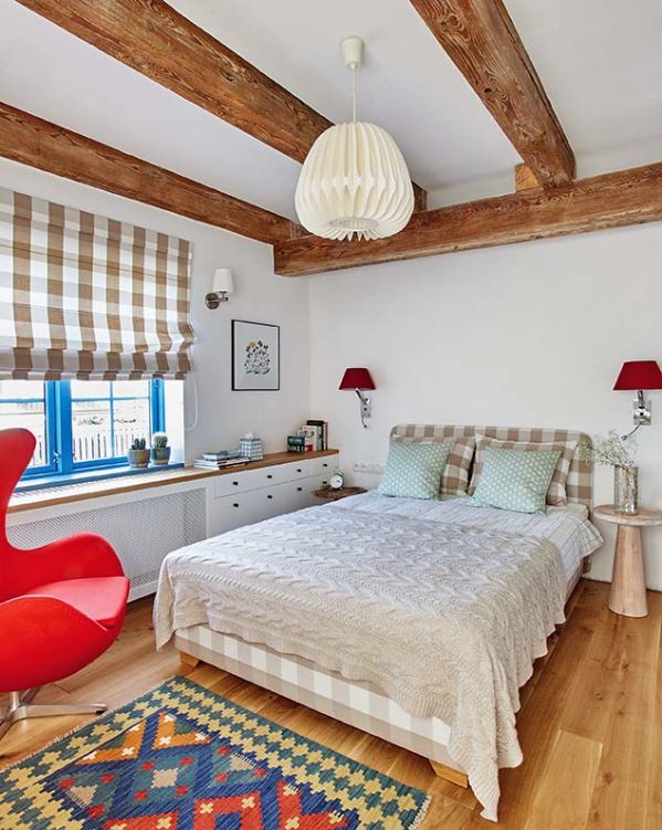 Jak w kaszubskim hafcie. Sielska chata w chabrowej dolinie