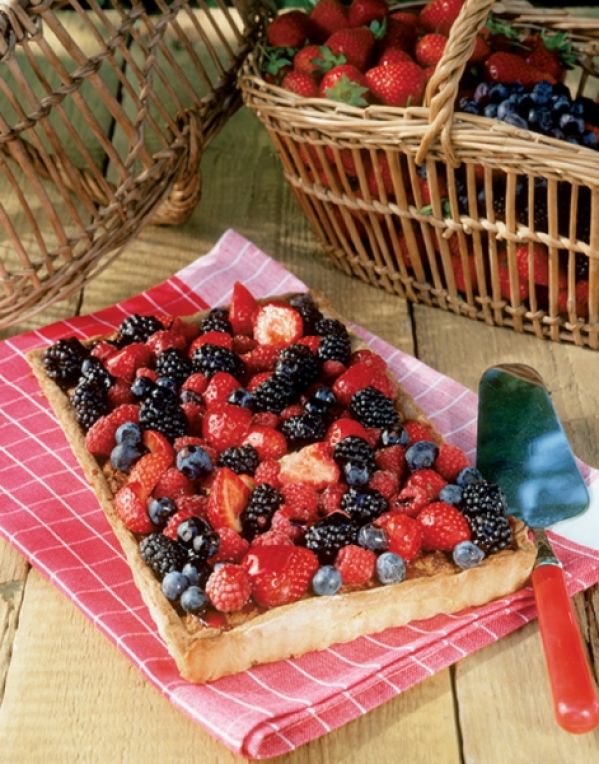 Tarta z owocami i galaretką