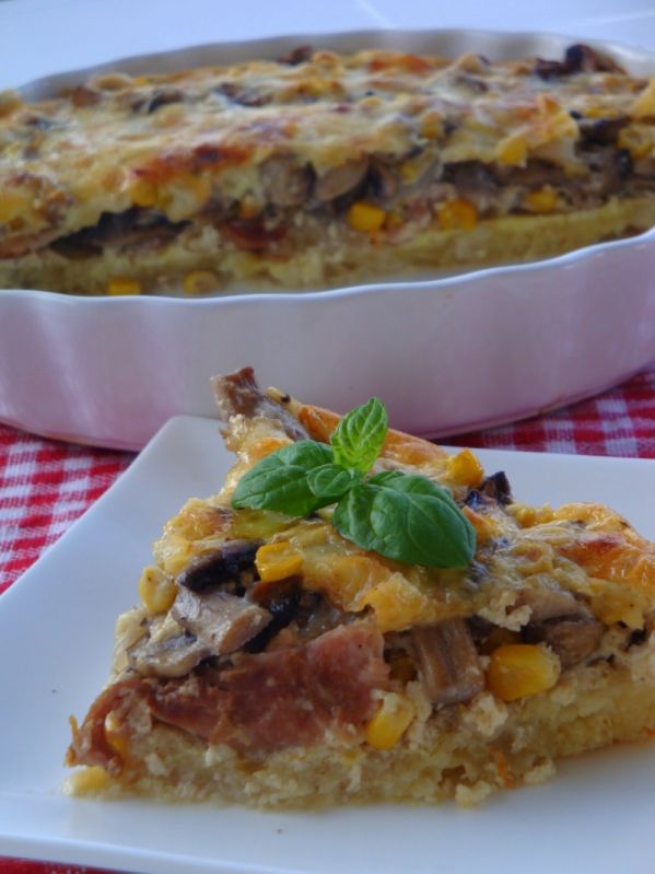 Tarta z pieczarkami i wędzonym kurczakiem