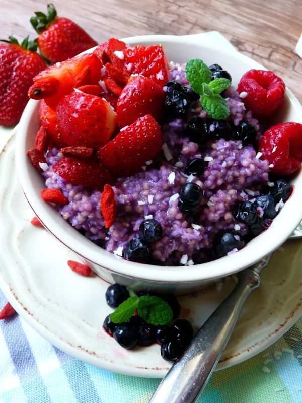 Kokosowo-jagodowa jaglanka