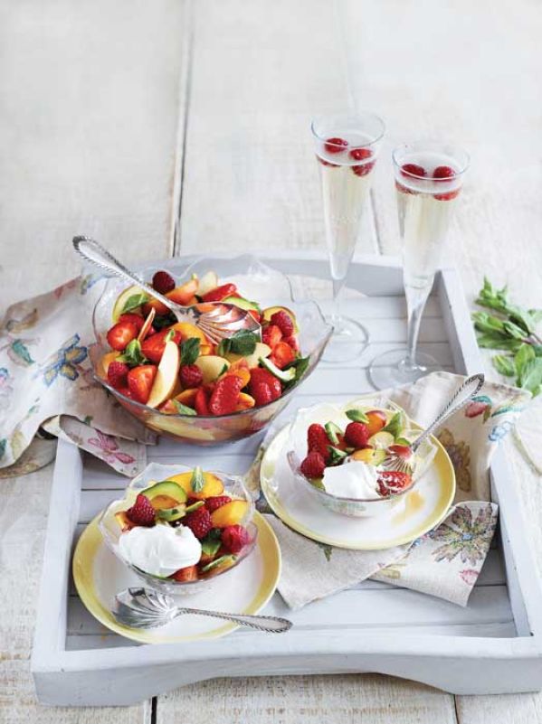 Owoce z likierem Pimm's