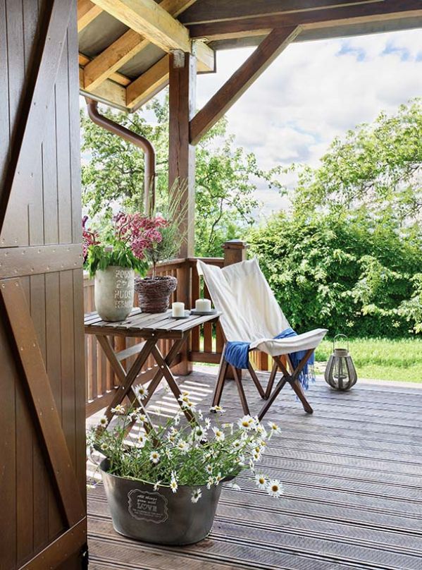 Urządzamy taras: deski, płytki, kostka, meble