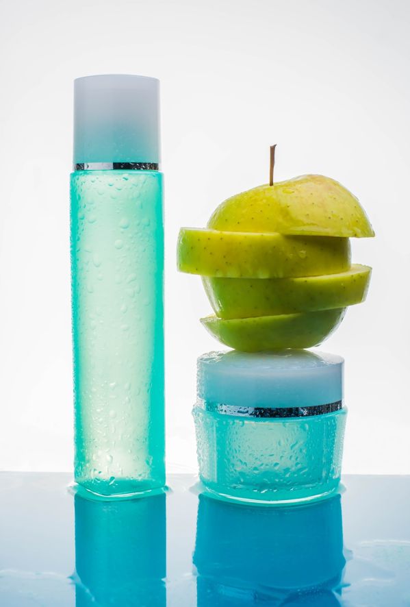 Tonik domowej roboty do cery trądzikowej i przetłuszczającej się