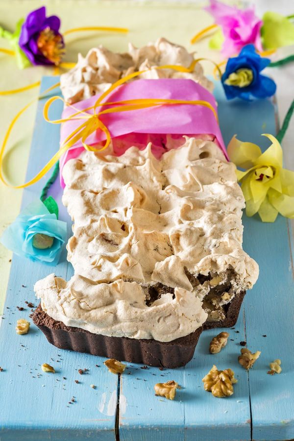 Mazurek orzechowo-bezowy