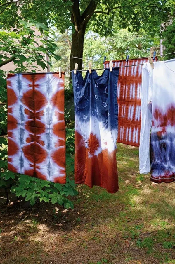 Shibori: tutorial dekoracyjnego farbowania