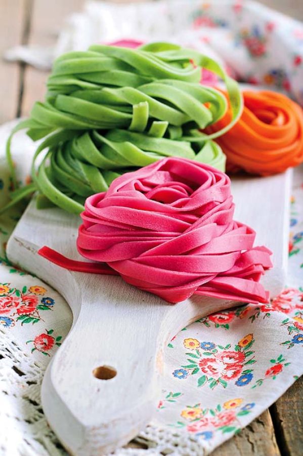 Jak zrobić różowy makaron?