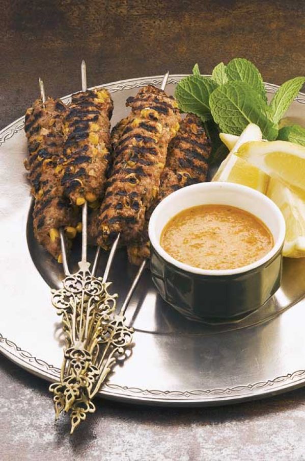 Szaszłyki jagnięce z kukurydzą